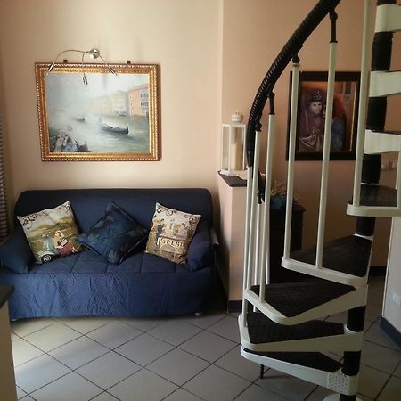 Case Vacanze Borgo Marina Imperia Kamer foto