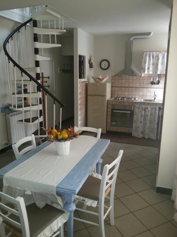 Case Vacanze Borgo Marina Imperia Kamer foto