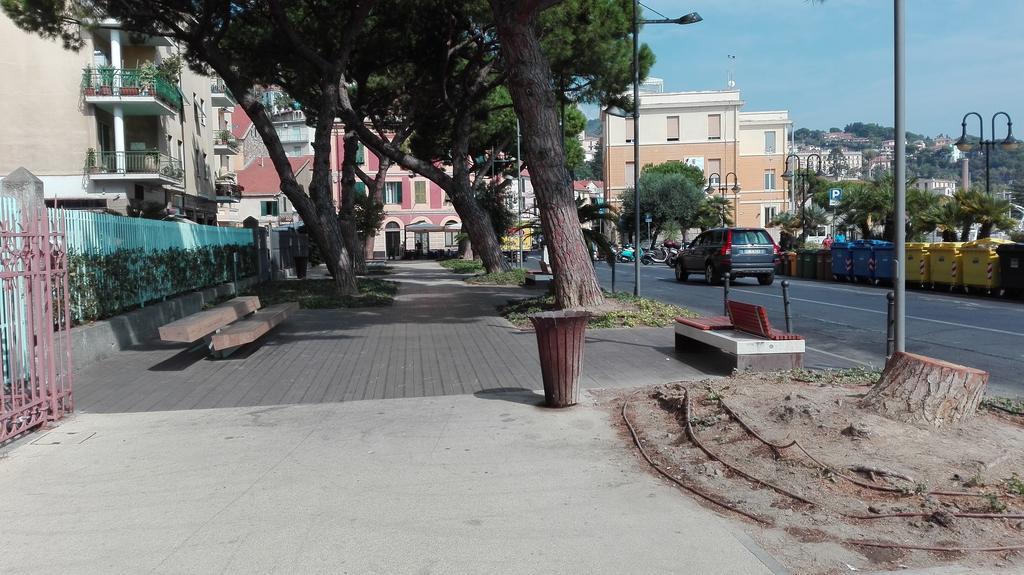 Case Vacanze Borgo Marina Imperia Buitenkant foto