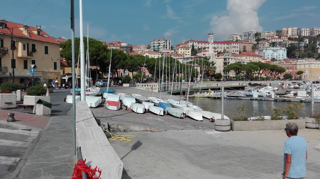 Case Vacanze Borgo Marina Imperia Buitenkant foto