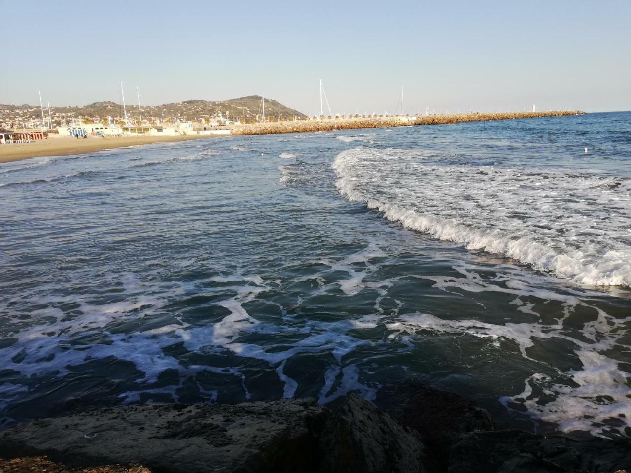 Case Vacanze Borgo Marina Imperia Buitenkant foto